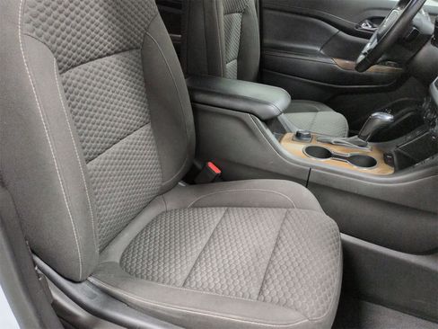 Used 2019 GMC Acadia SLE image 21