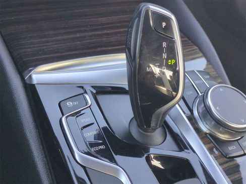 Used 2018 BMW 530i xDrive w/ Premium Package image 33