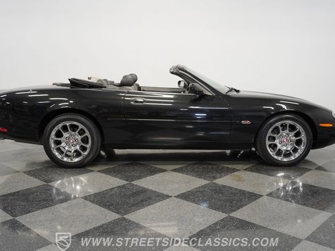 Used 2002 Jaguar XK8 Convertible image 14