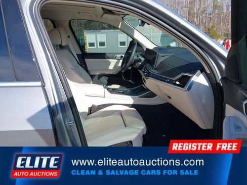 Used 2025 BMW X7 xDrive40i image 9