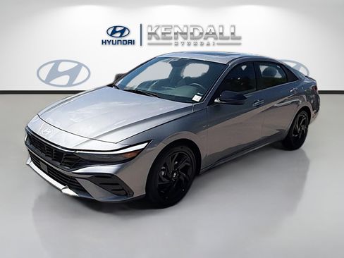Certified 2026 Hyundai Elantra SEL Sport w/ Cargo Package FWD image 3