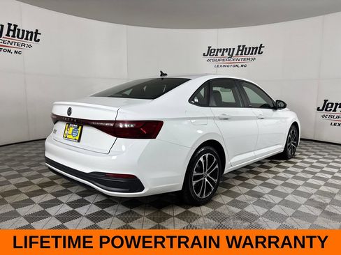 Used 2025 Volkswagen Jetta Sport FWD image 5