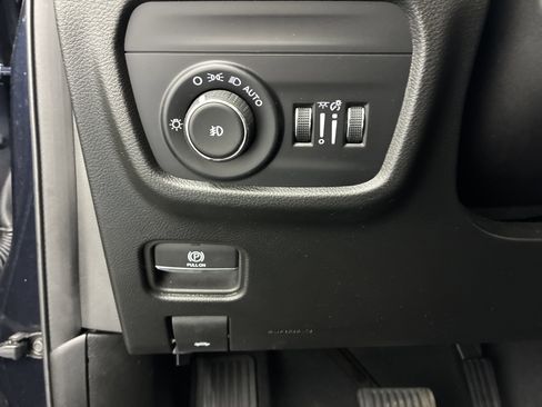 Certified 2024 Jeep Grand Cherokee L Limited w/ Luxury Tech Group II AWD/4WD image 19