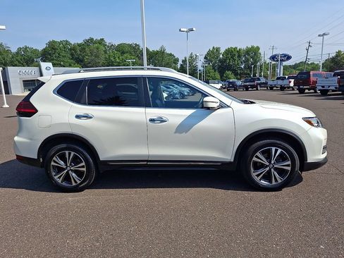 Used 2017 Nissan Rogue SL w/ SL Premium Package AWD/4WD image 10