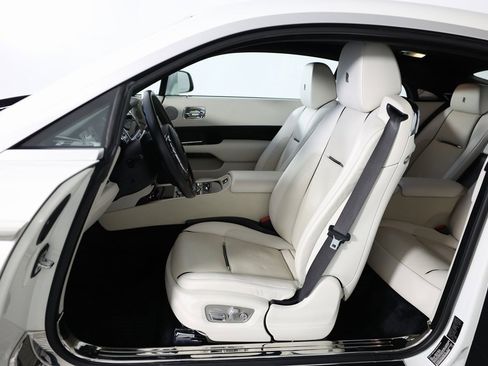Used 2016 Rolls-Royce Wraith image 18