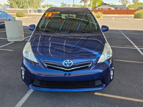 Used 2014 Toyota Prius V Two FWD image 8