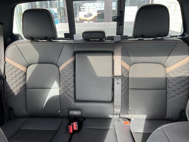 Used 2024 GMC Canyon Denali AWD/4WD image 17