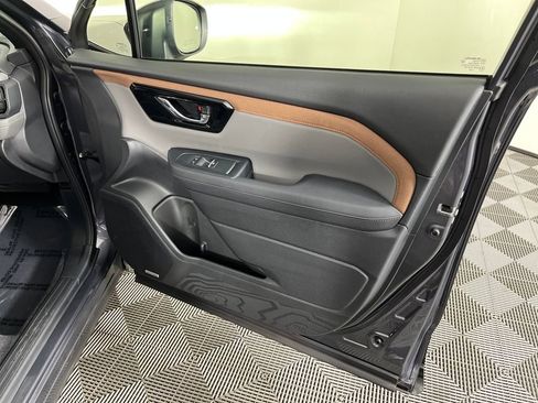 Used 2025 Subaru Forester Sport w/ Popular Package #2 image 16