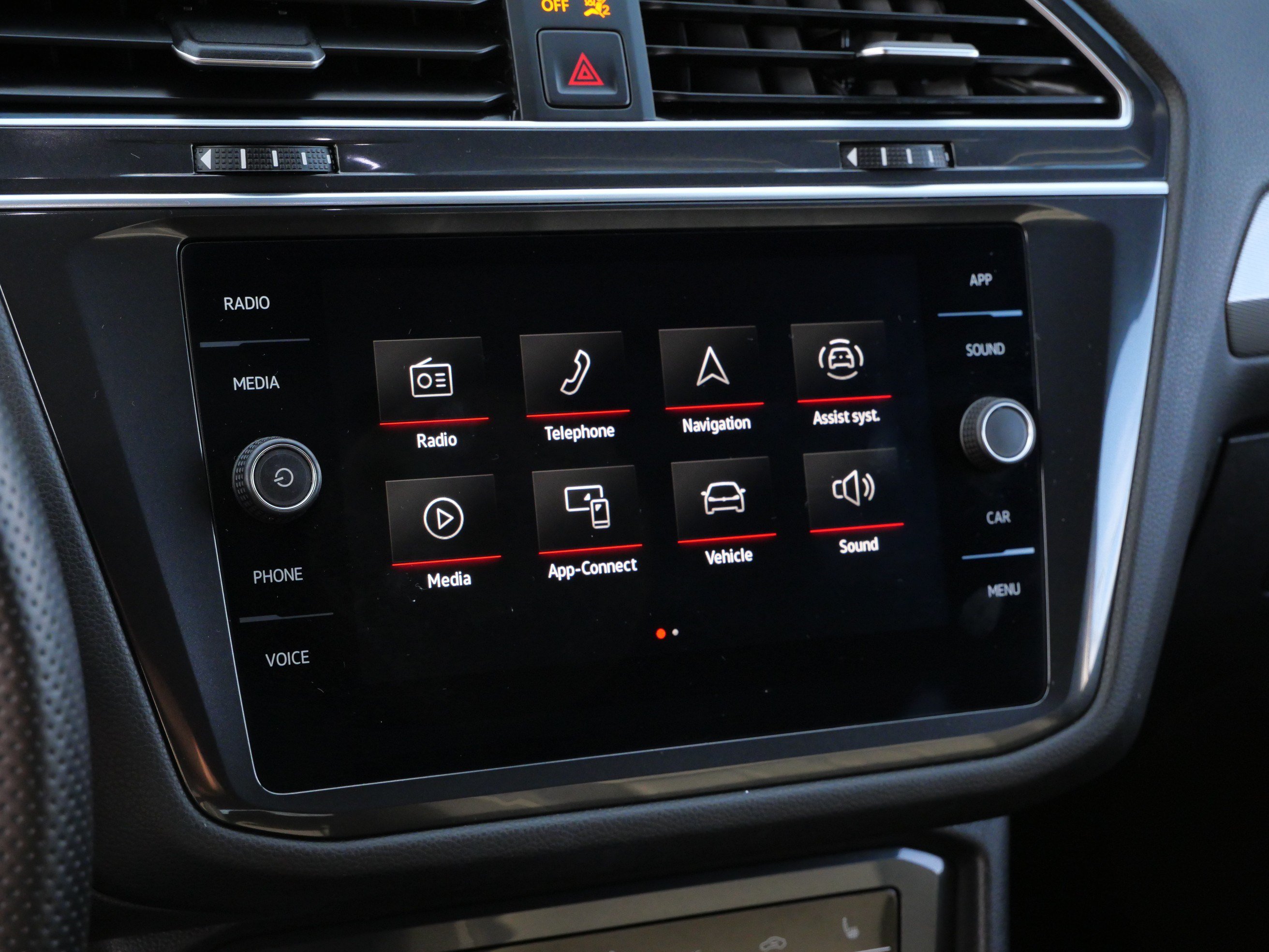 Certified 2023 Volkswagen Tiguan SE R-Line AWD/4WD image 22