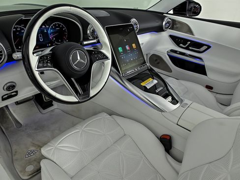 Used 2026 Mercedes-Benz Maybach SL 680 image 16