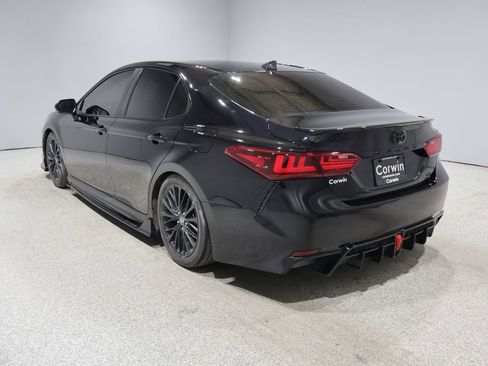 Used 2022 Toyota Camry SE w/ Carpet Mat Package (TMS) AWD/4WD image 5