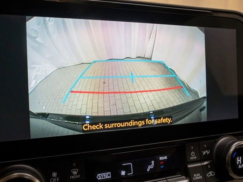 Used 2023 Toyota Highlander Bronze Edition image 16