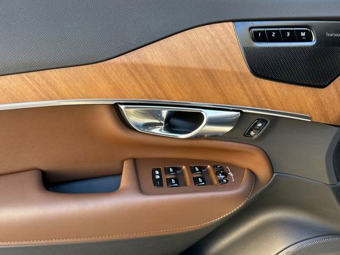 Certified 2025 Volvo XC90 B5 Plus w/ Protection Package Premier image 10