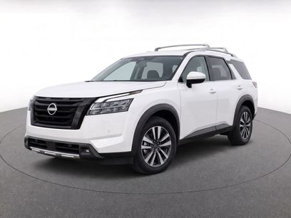 Used 2023 Nissan Pathfinder SL w/ Lighting Package (N92)