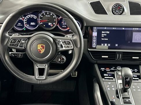 Used 2019 Porsche Cayenne Turbo image 16