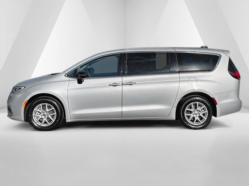 Used 2024 Chrysler Pacifica Touring-L FWD image 5