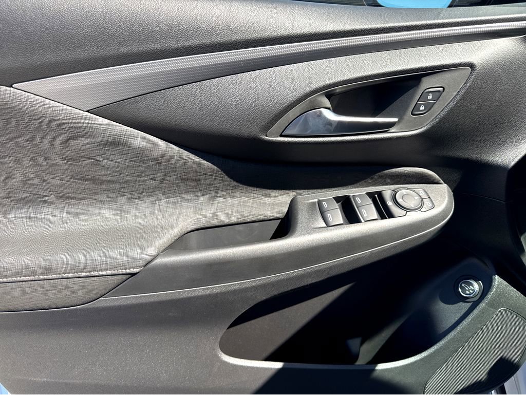New 2026 Buick Envista Avenir FWD image 9