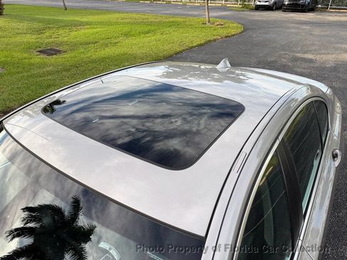 Used 2011 BMW 750i RWD image 25