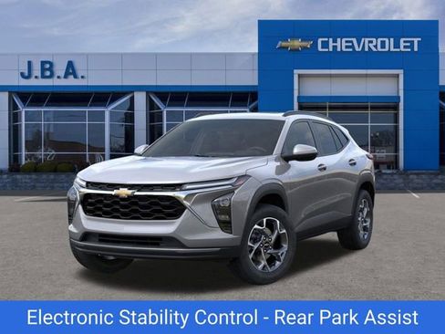 New 2026 Chevrolet Trax LT w/ Sunroof Package image 6