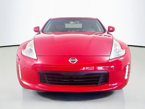 Used 2016 Nissan 370Z Coupe RWD image 2