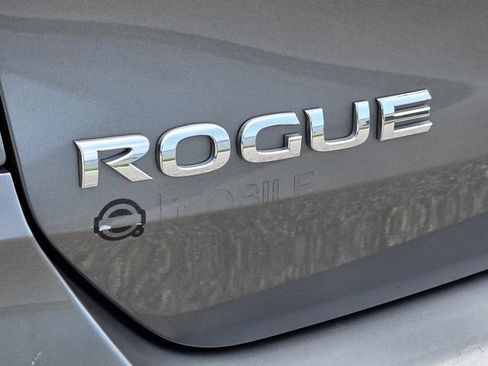 Used 2017 Nissan Rogue S FWD image 23