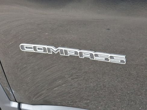 Certified 2024 Jeep Compass Limited image 30