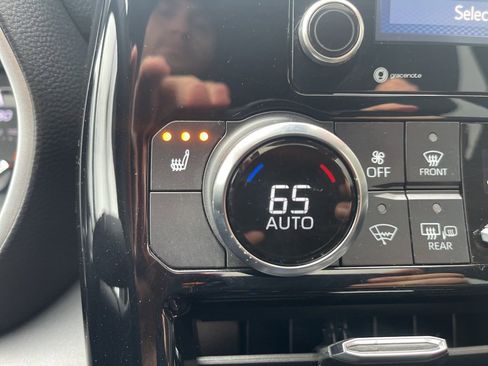 Used 2022 Toyota Highlander XLE image 67