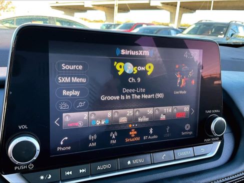 Used 2023 Nissan Rogue S image 30