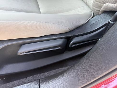 Certified 2025 Honda Accord LX image 10