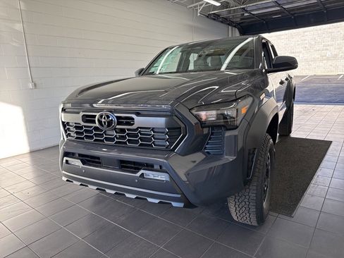 New 2026 Toyota Tacoma TRD Off-Road image 3