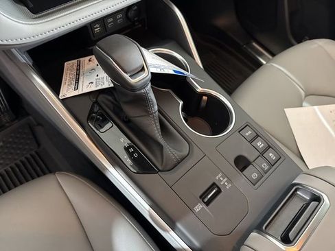 New 2026 Toyota Highlander XLE image 25