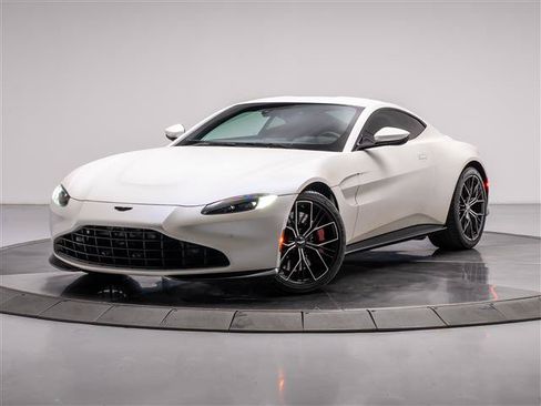 Used 2021 Aston Martin V8 Vantage Coupe RWD image 14