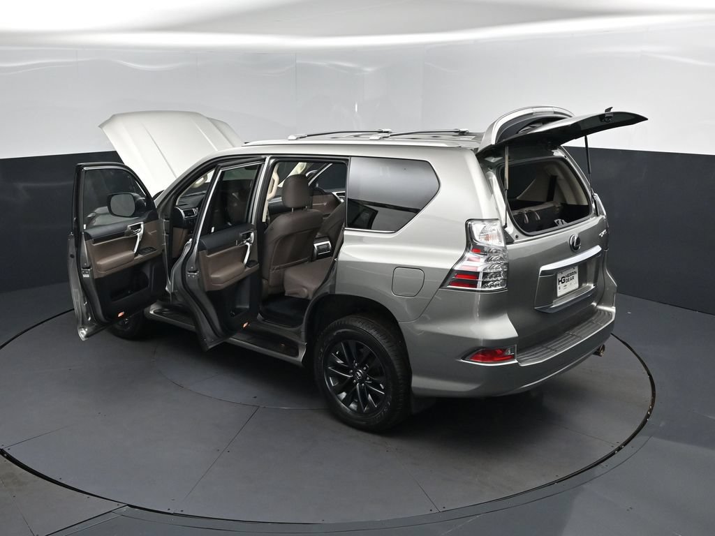Used 2023 Lexus GX 460 Premium w/ Premium Package AWD/4WD image 2