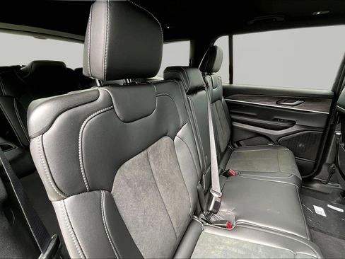 New 2026 Jeep Grand Cherokee L 4WD image 20