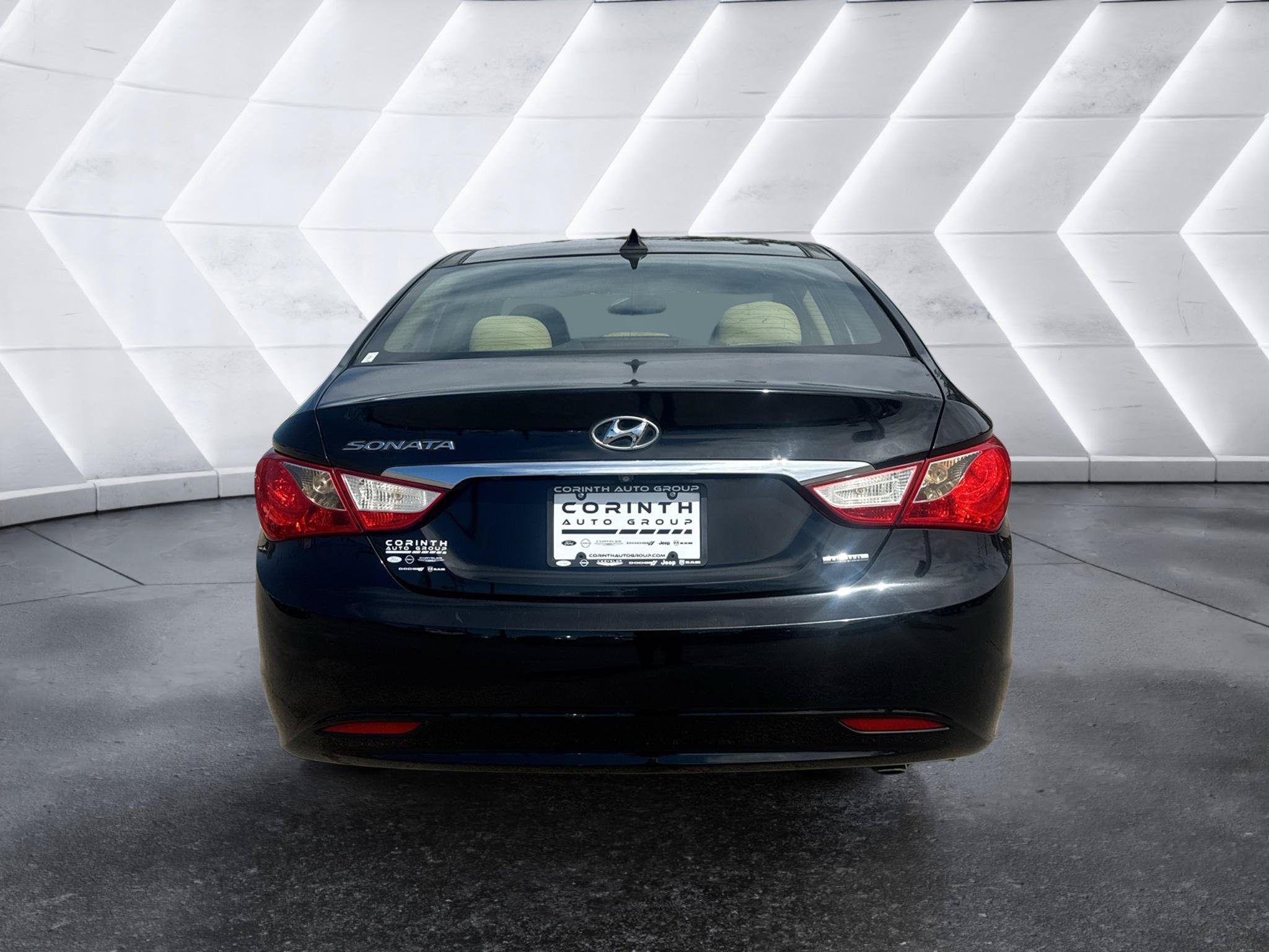 Used 2013 Hyundai Sonata Limited w/ Premium Pkg FWD image 6