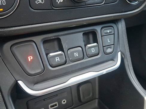 Used 2021 GMC Terrain SLT w/ Infotainment Package II FWD image 30