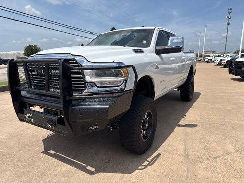 Used 2024 RAM 2500 Laramie AWD/4WD image 3