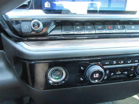 Certified 2024 Chevrolet Silverado 1500 LT AWD/4WD image 30