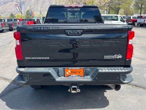 Used 2020 Chevrolet Silverado 2500 High Country w/ Technology Package AWD/4WD image 13
