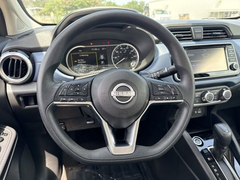 Used 2025 Nissan Versa SV FWD image 11