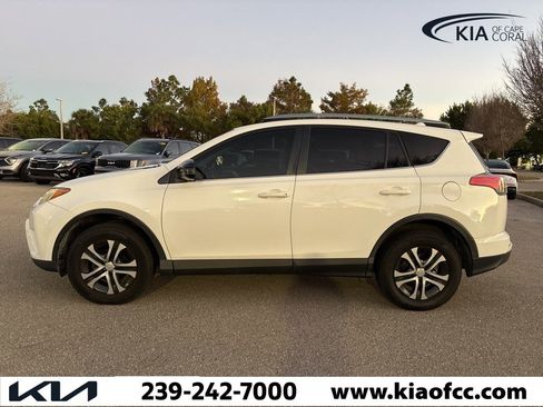 Used 2018 Toyota RAV4 LE image 3