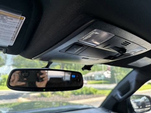 Used 2017 Toyota Tacoma Limited image 21