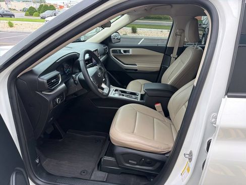 Used 2023 Ford Explorer XLT w/ Equipment Group 202A AWD/4WD image 10