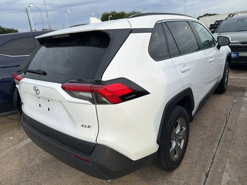 Used 2025 Toyota RAV4 XLE FWD image 5