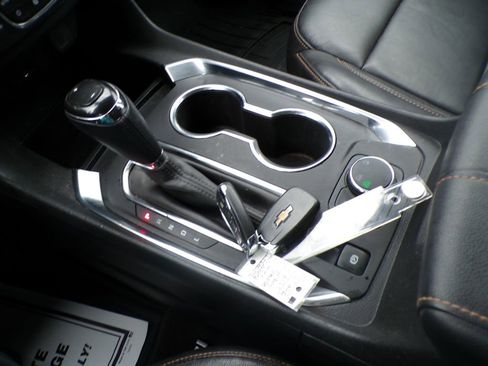 Used 2020 Chevrolet Traverse LT w/ LPO, Blackout Package image 25