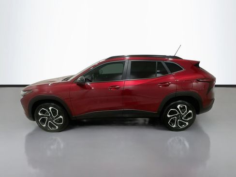Certified 2025 Chevrolet Trax RS w/ Driver Confidence Package FWD image 4