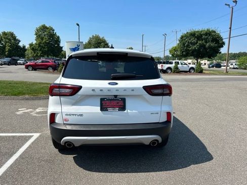 Used 2025 Ford Escape Active AWD/4WD image 6