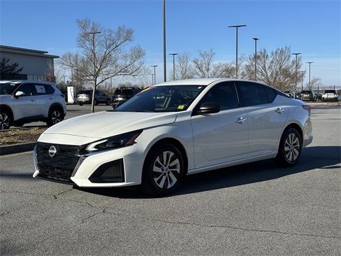 Certified 2025 Nissan Altima 2.5 S image 3