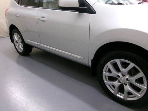 Used 2012 Nissan Rogue SL AWD/4WD image 10