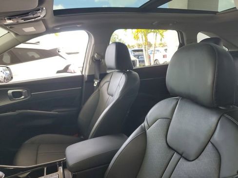 Certified 2022 Kia Sorento SX image 16